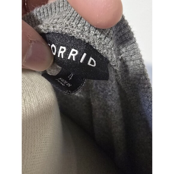 Torrid Plus Size 4 Grey Knit Sweater Sweatshirt Long Sleeve Top Lace Applique - Picture 3 of 4